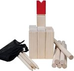 Gezeigt wird das Spiel Kubb