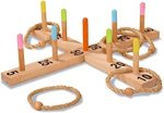Gezeigt wird ein Wurfspiel aus Holz