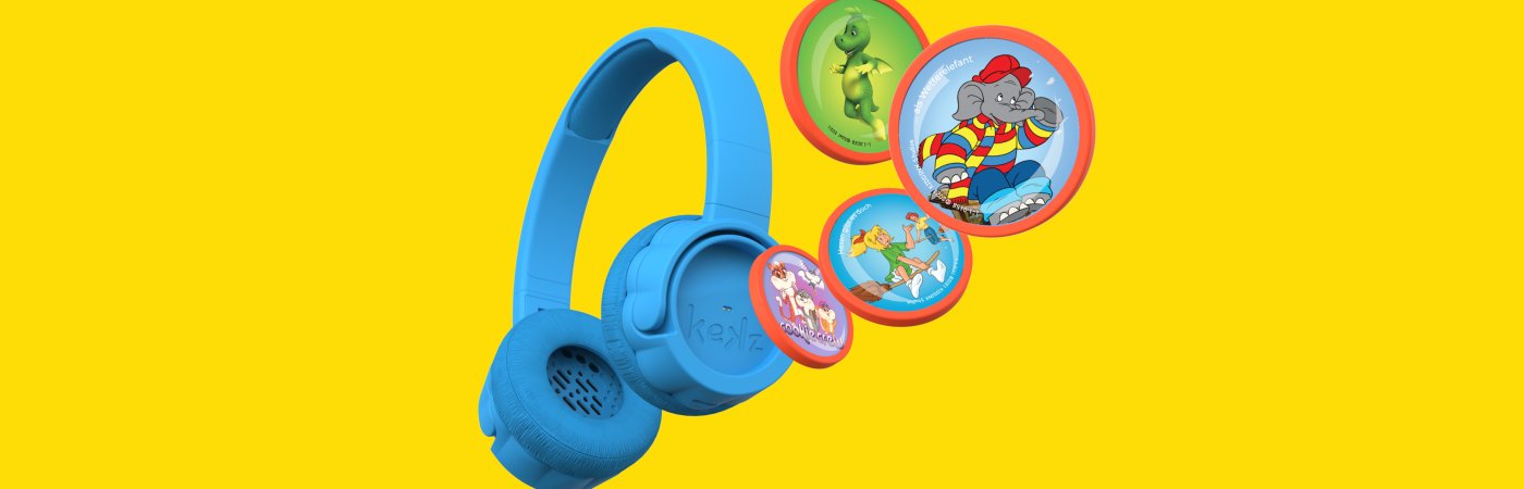 Gezeigt werden Kekz mit Kopfhörer