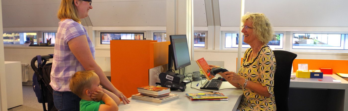 gzeigt wird die Ausleihtheke