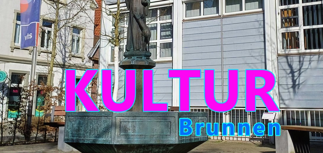 Gezeigt wird der Kulturbrunnen vor dem Stadthaus in Wiedenbrück