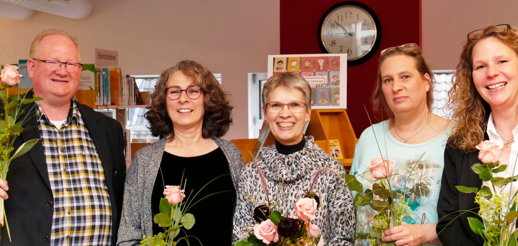 Gezeigt werden die Teilnehmer der Schreibwerkstatt