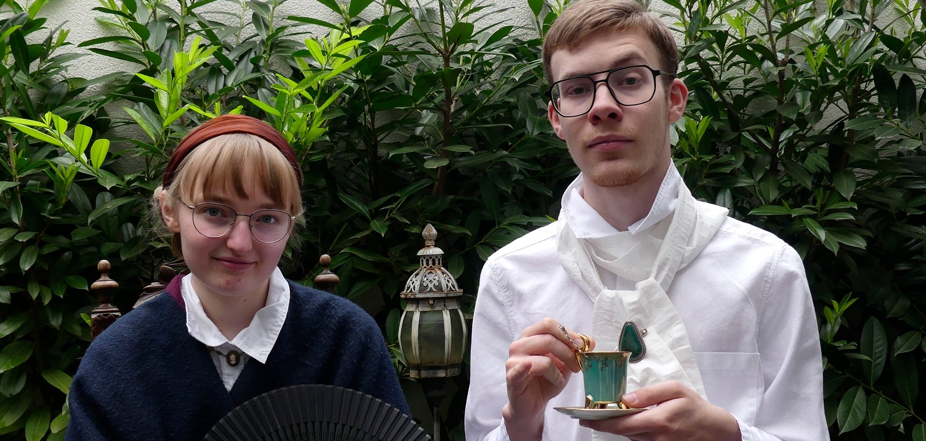 Gezeigt werden die Darsteller der Szensichen Lesung