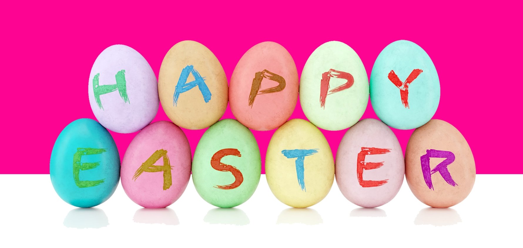 Gezeigt wird der Schriftzug Happy Eastern